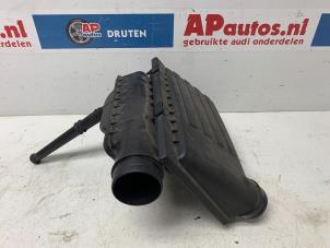 Usados Cuerpo de filtro de aire Audi A1 Sportback (8XA/8XF) 1.4 TFSI Cylinder on demand 16V Precio € 74,99 Norma de margen ofrecido por AP Auto's