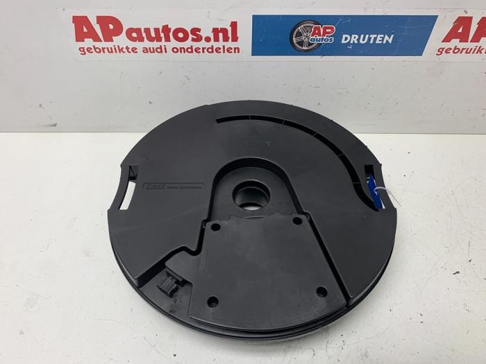 Używane Subwoofer Audi A3 Sportback (8VA/8VF) 1.4 TFSI ACT Ultra 16V Cena € 74,99 Procedura marży oferowane przez AP Auto's