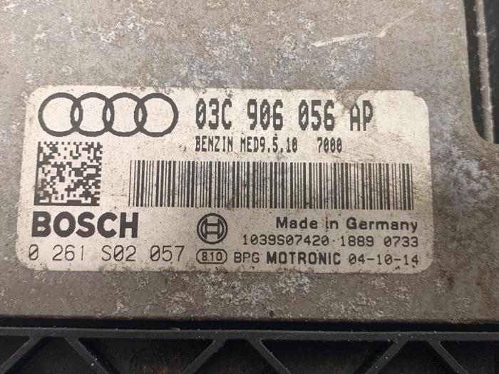 Engine management computer from a Audi A3 Sportback (8PA) 1.6 FSI 16V 2004