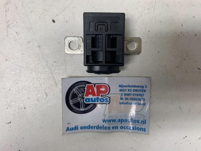 Begagnade Airbagsensor Audi RS 4 Avant (B7) RS4 4.2 V8 40V Pris € 19,99 Marginaltabell erbjuds av AP Auto's