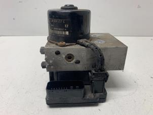Bloc ABS d'un Audi A3 (8L1) 1.8 20V 2000