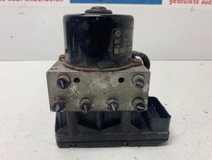 Bloc ABS d'un Audi A3 (8L1) 1.8 20V 2000