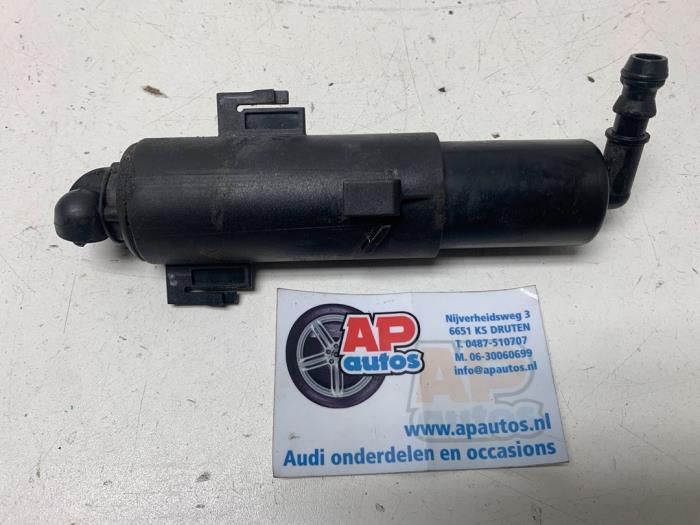 Używane Spryskiwacz reflektorów Audi S4 Avant (B8) S4 3.0 TFSI V6 24V Cena € 19,99 Procedura marży oferowane przez AP Auto's