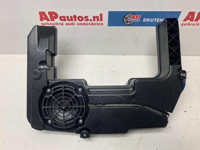 Używane Subwoofer Audi S4 Avant (B8) S4 3.0 TFSI V6 24V Cena € 74,99 Procedura marży oferowane przez AP Auto's