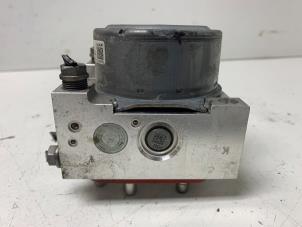 ABS Pumpe van een Audi A3 Sportback (8VA/8VF) 1.4 TFSI ACT 16V 2013
