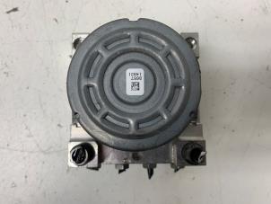 ABS Pumpe van een Audi A3 Sportback (8VA/8VF) 1.4 TFSI ACT 16V 2013