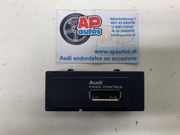 Gebrauchte Multimedia Anschluss Audi A3 (8V1/8VK) 1.4 TFSI 16V Preis € 19,99 Margenregelung angeboten von AP Auto's