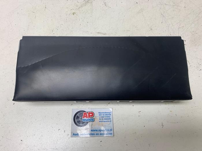 Knee airbag