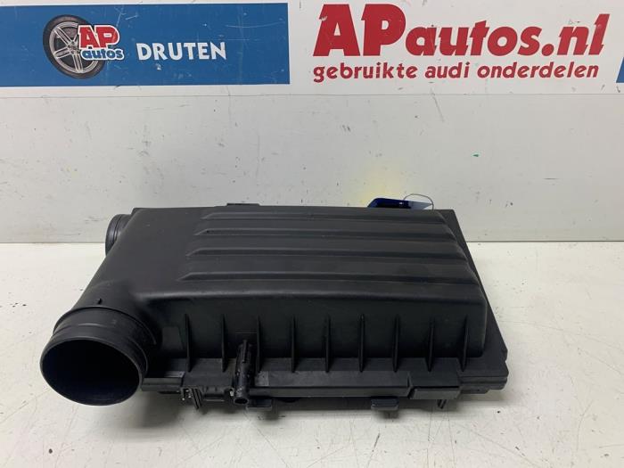 Begagnade Luftfilterhus Audi A3 Sportback (8VA/8VF) 1.4 TFSI 16V e-tron Pris € 39,99 Marginaltabell erbjuds av AP Auto's