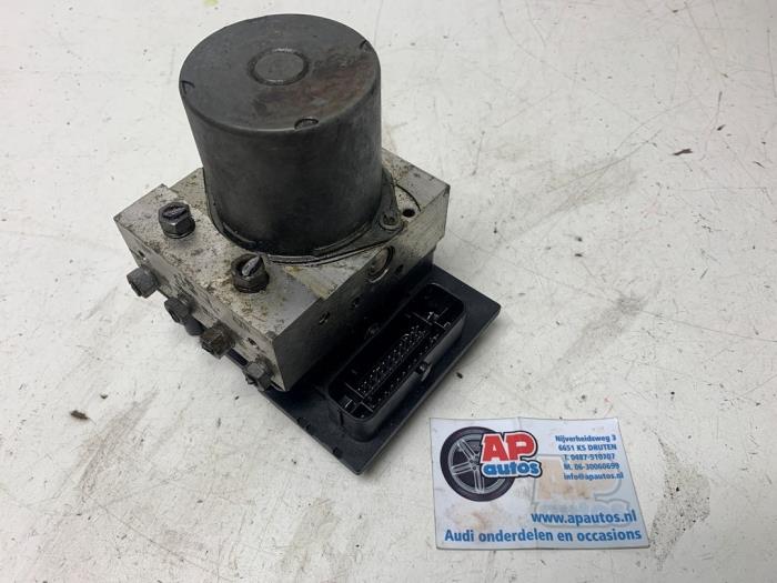 Gebrauchte ABS Pumpe Audi A4 Avant (B8) 2.0 TFSI 16V Preis € 99,99 Margenregelung angeboten von AP Auto's