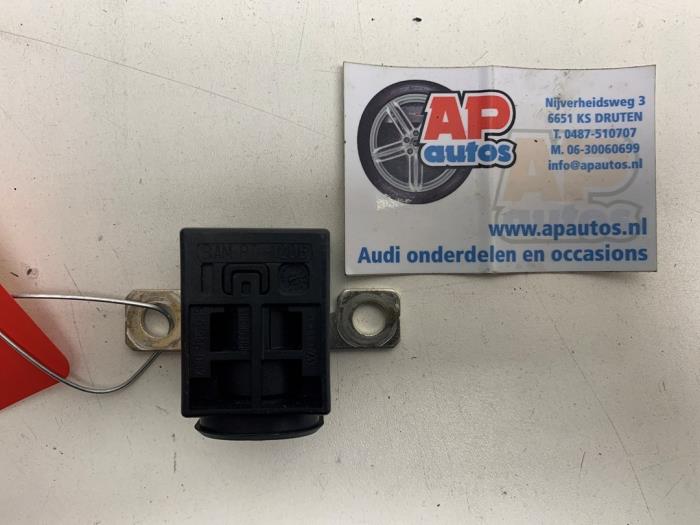 Begagnade Airbagsensor Audi A4 Avant (B8) 2.0 TFSI 16V Pris € 19,99 Marginaltabell erbjuds av AP Auto's