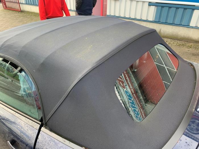 Używane Miekki dach cabrio Audi TT Roadster (8N9) 1.8 20V Turbo Cena € 749,99 Procedura marży oferowane przez AP Auto's