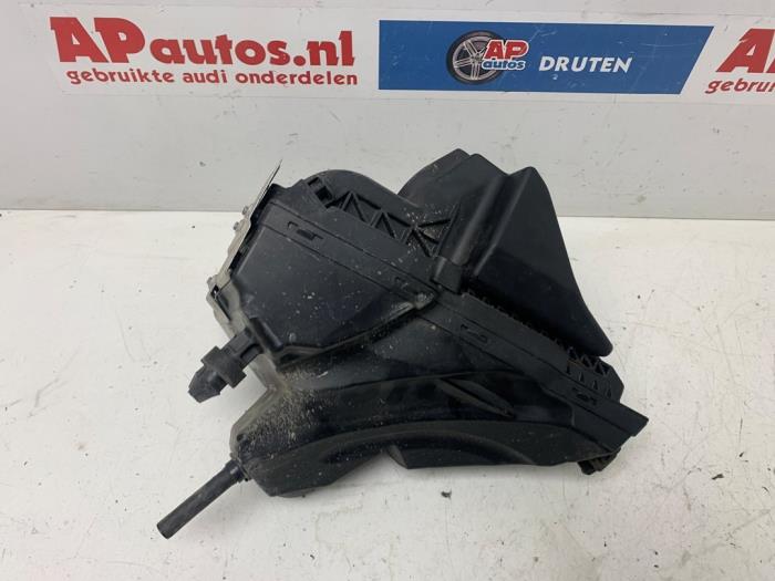 Begagnade Luftfilterhus Audi A5 Cabrio (8F7) 1.8 TFSI 16V Pris € 29,99 Marginaltabell erbjuds av AP Auto's