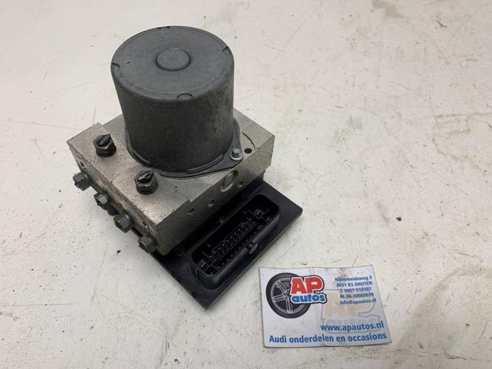 Begagnade ABS-pump Audi A4 (B8) 1.8 TFSI 16V Pris € 149,99 Marginaltabell erbjuds av AP Auto's