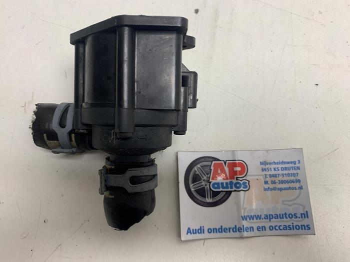 Begagnade Extra vattenpump Audi A4 (B8) 1.8 TFSI 16V Pris € 24,99 Marginaltabell erbjuds av AP Auto's