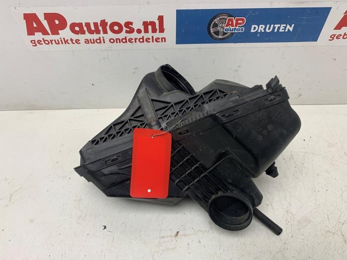 Begagnade Luftfilterhus Audi A4 (B8) 1.8 TFSI 16V Pris € 29,99 Marginaltabell erbjuds av AP Auto's