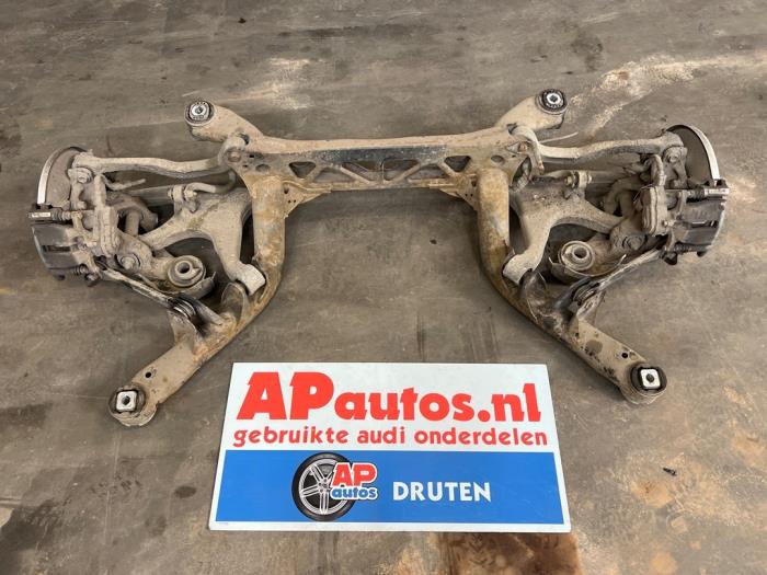 Begagnade Underram Audi A5 Cabrio (8F7) 1.8 TFSI 16V Pris € 199,99 Marginaltabell erbjuds av AP Auto's