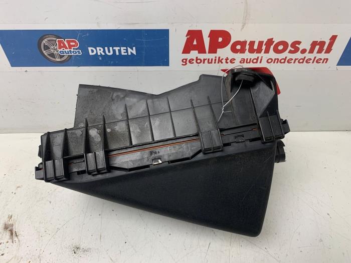 Begagnade Luftfilterhus Audi TT Roadster (8N9) 1.8 20V Turbo Pris € 99,99 Marginaltabell erbjuds av AP Auto's