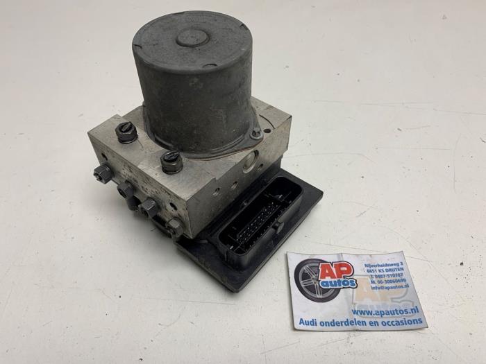 Begagnade ABS-pump Audi A4 Avant (B8) 1.8 TFSI 16V Pris € 124,99 Marginaltabell erbjuds av AP Auto's