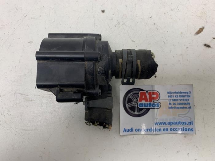 Begagnade Extra vattenpump Audi A4 Avant (B9) 2.0 40 TFSI Mild Hybrid 16V Pris € 14,99 Marginaltabell erbjuds av AP Auto's