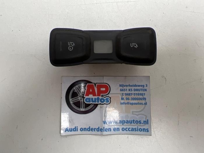 Usados Interruptor Audi A3 Sportback (8VA/8VF) 1.4 TFSI 16V e-tron Precio € 34,99 Norma de margen ofrecido por AP Auto's