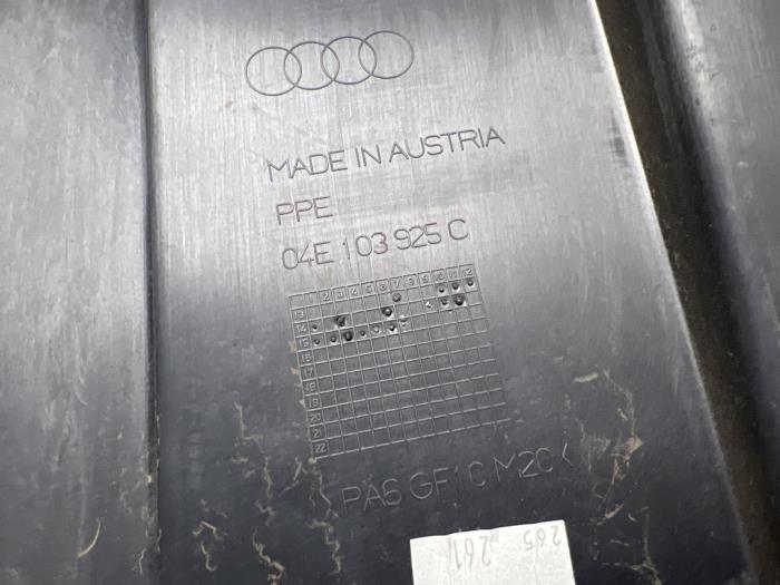 Abdeckblech Motor van een Audi A3 Sportback (8VA/8VF) 1.4 TFSI 16V e-tron 2015