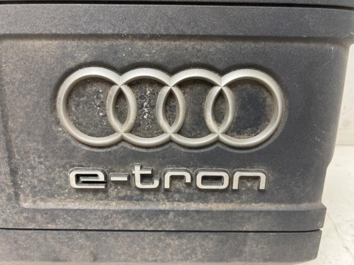 Abdeckblech Motor van een Audi A3 Sportback (8VA/8VF) 1.4 TFSI 16V e-tron 2015