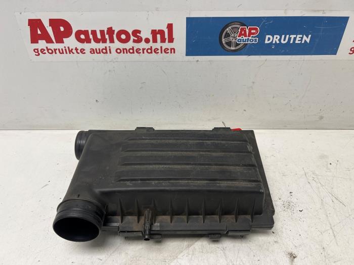 Begagnade Luftfilterhus Audi A3 Sportback (8VA/8VF) 1.4 TFSI 16V e-tron Pris € 39,99 Marginaltabell erbjuds av AP Auto's
