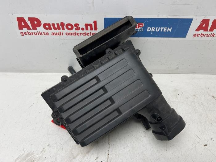 Gebrauchte Luftfiltergehäuse Volkswagen Passat Variant (3G5) 2.0 TDI 16V 150 Preis € 49,99 Margenregelung angeboten von AP Auto's
