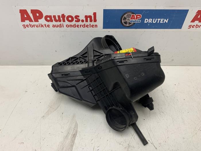 Begagnade Luftfilterhus Audi A4 Avant (B8) 1.8 TFSI 16V Pris € 29,99 Marginaltabell erbjuds av AP Auto's