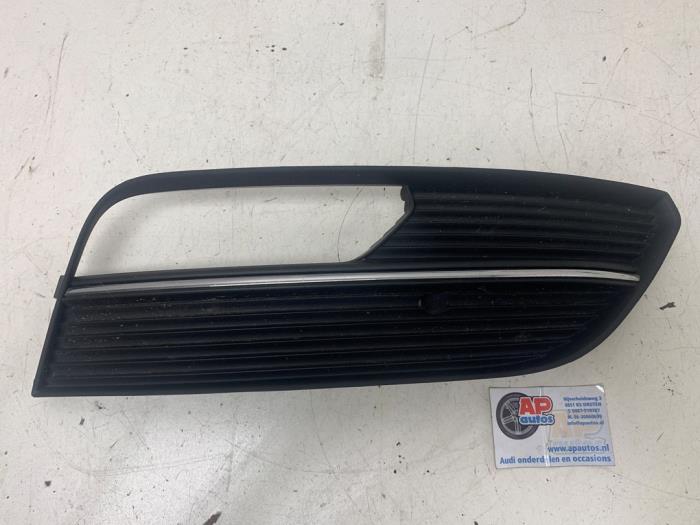 Gebrauchte Abdeckplatte Nebelscheinwerfer rechts Audi A3 Sportback (8VA/8VF) 1.6 TDI 16V Preis € 24,99 Margenregelung angeboten von AP Auto's
