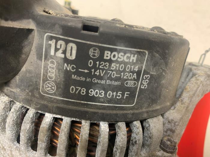 Dynamo d'un Audi A8 (D2) 2.8 V6 Quattro 1995
