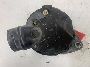 Dynamo d'un Audi A8 (D2) 2.8 V6 Quattro 1995