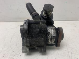 Pompe de direction d'un Audi A4 Avant (B6) 1.9 TDI PDE 130 2004