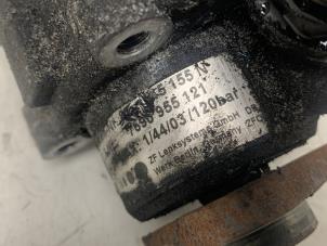 Pompe de direction d'un Audi A4 Avant (B6) 1.9 TDI PDE 130 2004