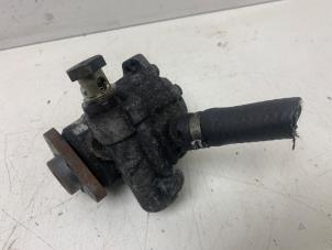 Pompe de direction d'un Audi A4 Avant (B6) 1.9 TDI PDE 130 2004