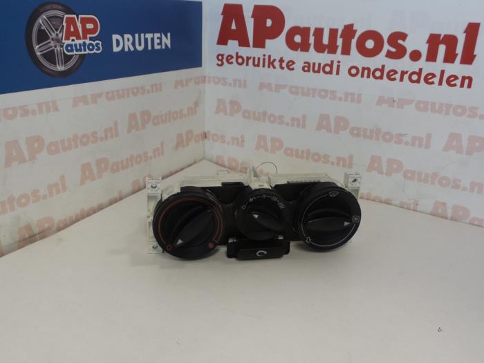 Używane Panel climatronic Audi A3 (8L1) 1.6 Cena € 24,99 Procedura marży oferowane przez AP Auto's