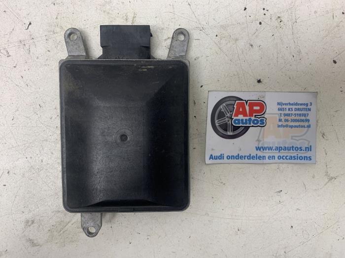 Używane Czujnik Side Assist Audi A3 Limousine (8VS/8VM) 2.0 TFSI 16V Cena € 99,99 Procedura marży oferowane przez AP Auto's