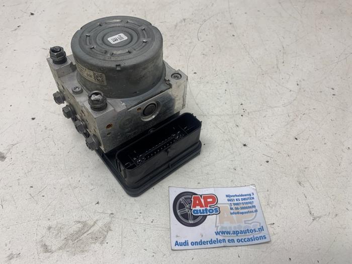Begagnade ABS-pump Audi A3 Limousine (8VS/8VM) 2.0 TFSI 16V Pris € 74,99 Marginaltabell erbjuds av AP Auto's