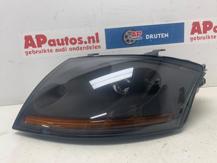 Używane Reflektor lewy Audi TT (8N3) 1.8 20V Turbo Cena € 499,99 Procedura marży oferowane przez AP Auto's