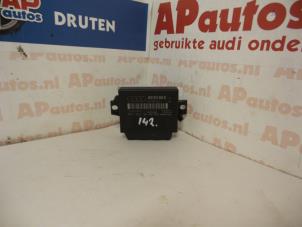 Używane Modul czujników parkowania Audi A8 (D3) 3.7 V8 40V Quattro Cena € 45,00 Procedura marży oferowane przez AP Autos
