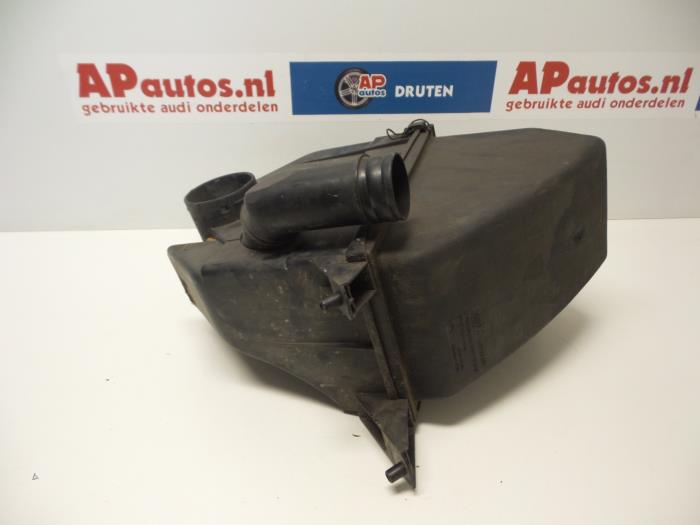 Begagnade Luftfilterhus Audi 100 (C4) 2.8 E Pris € 39,99 Marginaltabell erbjuds av AP Auto's