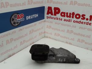 Usagé Support moteur Audi A8 (D2) 2.8 V6 Quattro Prix sur demande proposé par AP Autos