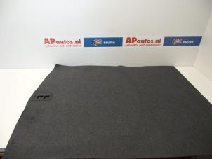 Usados Tapizado de maletero Audi A4 Precio € 35,00 Norma de margen ofrecido por AP Autos