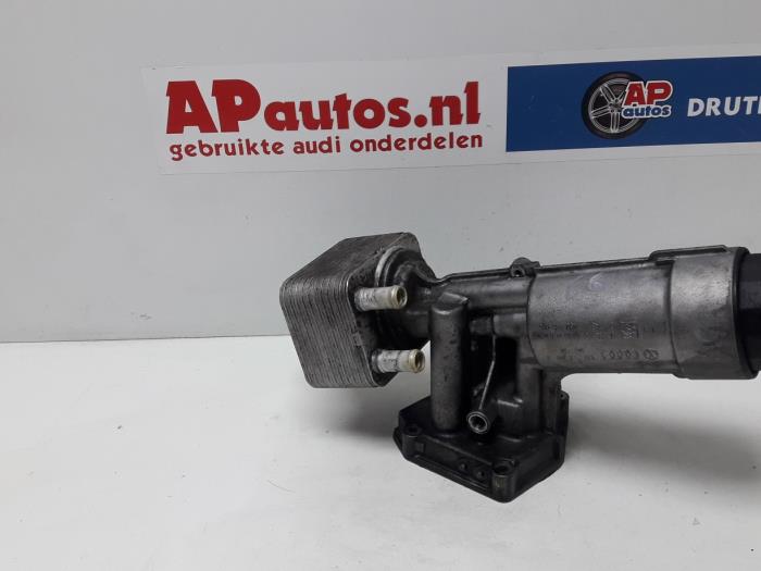 Gebrauchte Ölfiltergehäuse Audi S8 (D2) S8 4.2 V8 32V Preis € 19,99 Margenregelung angeboten von AP Auto's