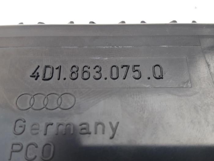 Rózne z Audi A8 (D2) 4.2 V8 40V Quattro 1999