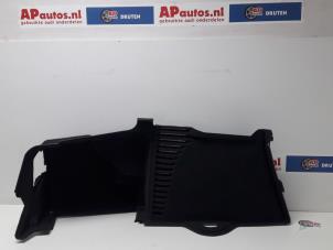 Gebrauchte Verkleidung Kofferraum Audi A8 (D2) 4.2 V8 40V Quattro Preis € 24,99 Margenregelung angeboten von AP Autos