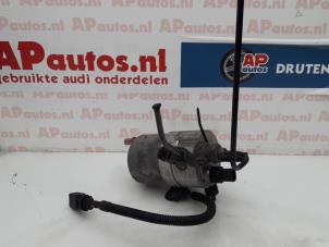Usagé Pompe ABS Audi A8 (D2) 4.2 V8 40V Quattro Prix € 125,00 Règlement à la marge proposé par AP Autos
