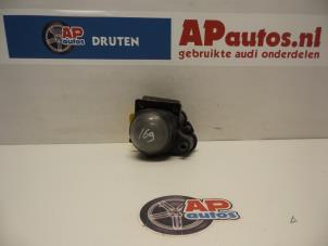 Używane Swiatlo przeciwmgielne prawy przód Audi A6 Avant Quattro (C5) 2.8 V6 30V Cena € 19,99 Procedura marży oferowane przez AP Autos