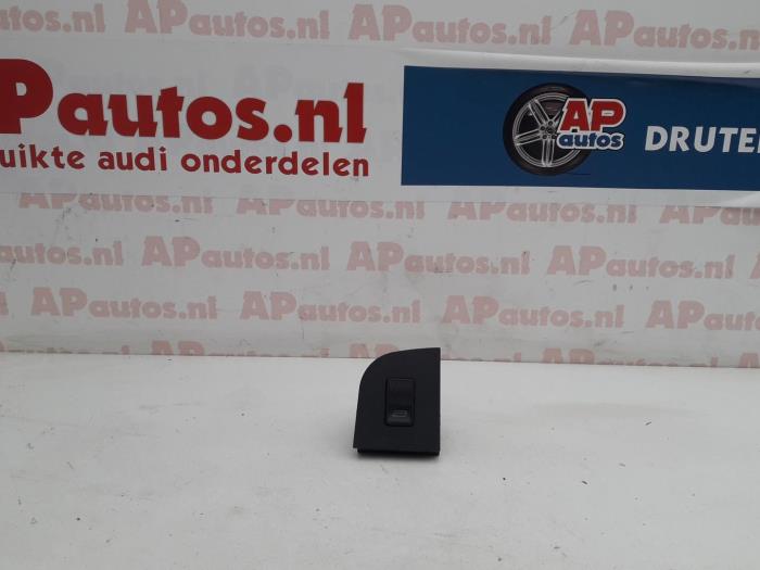 Usados Interruptor de ventanilla eléctrica Audi Cabrio (B4) 2.3 E Precio € 19,99 Norma de margen ofrecido por AP Auto's